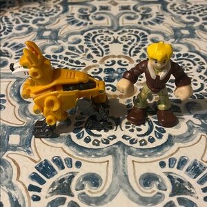 Hasbro Transformers Rescue Bots Servo the dog figurine & Cody